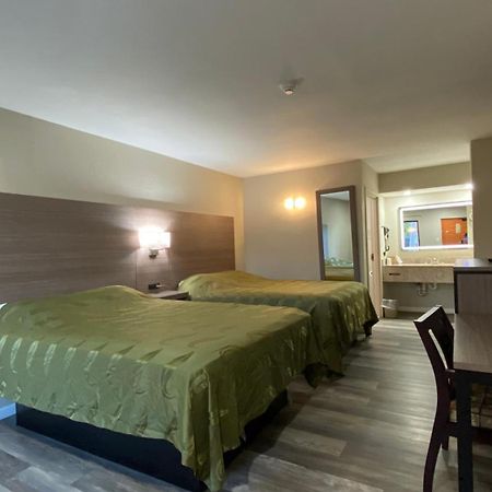 Brentwood Inn & Suites Suffolk Exteriör bild