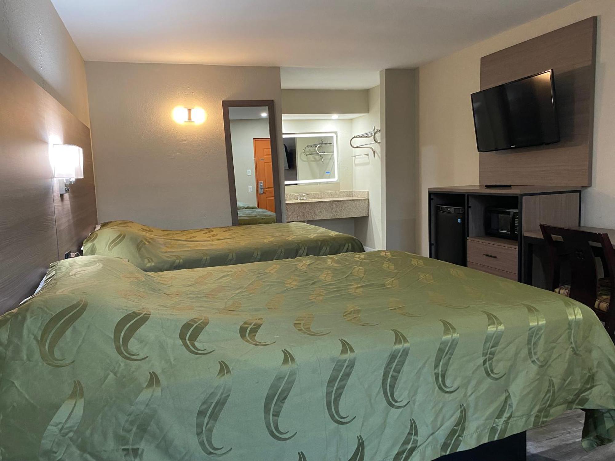 Brentwood Inn & Suites Suffolk Exteriör bild